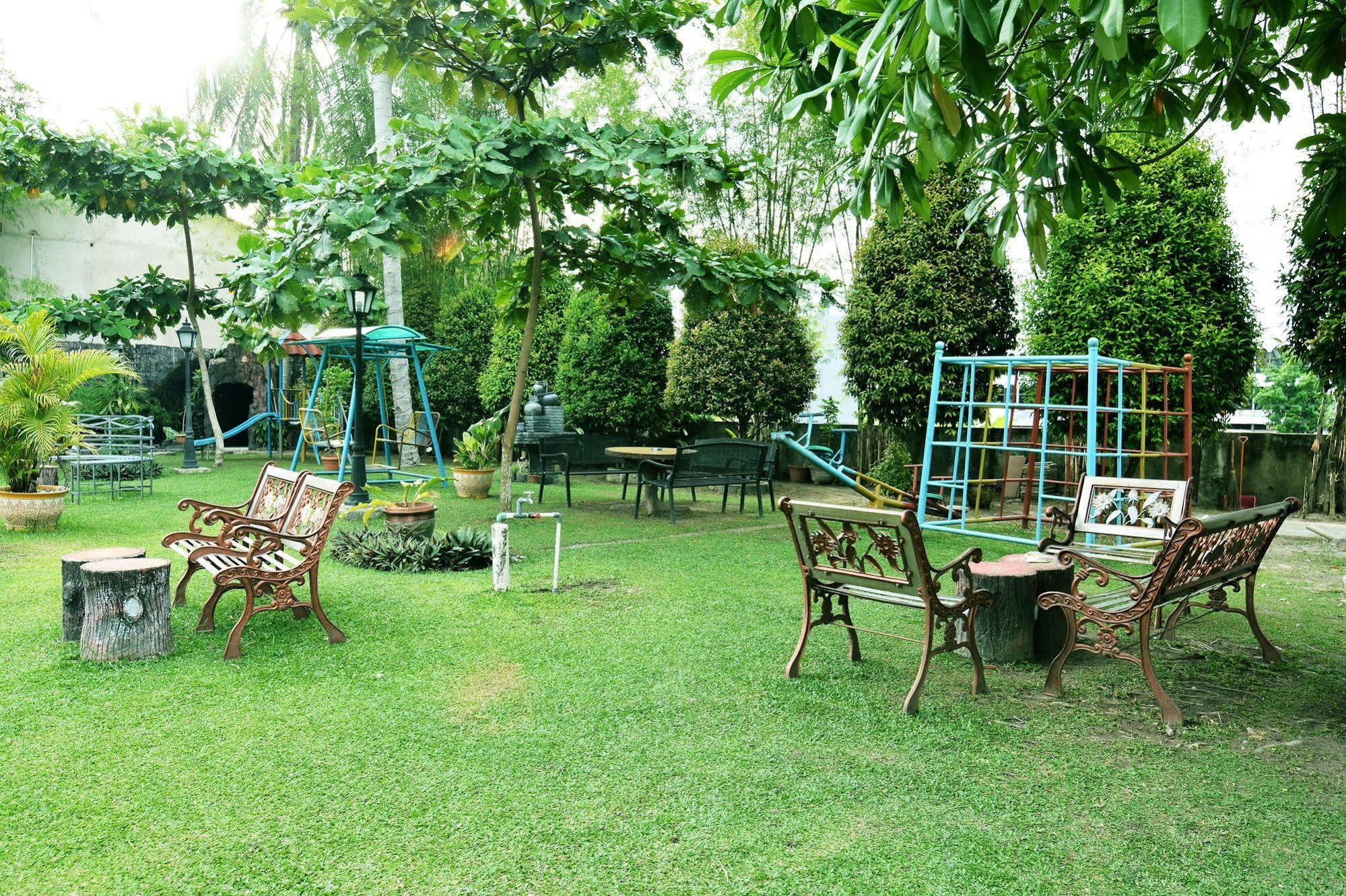 Angkasa Garden Hotel Pekanbaru Exterior photo